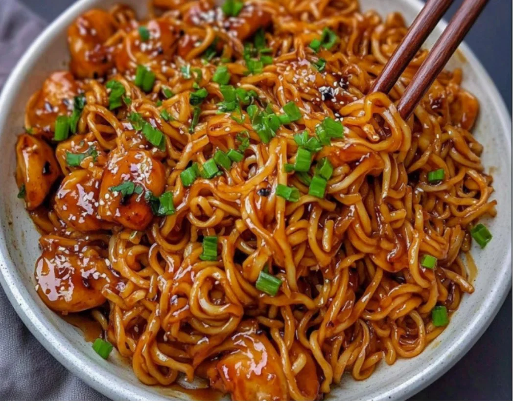 Sticky Garlic Chicken Noodles